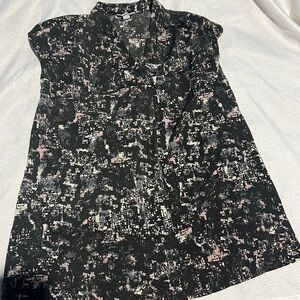 3/$20 NWT Liz Lange Maternity grey pink and black shirt